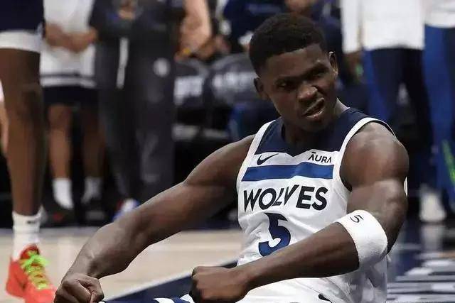 2026十堰马拉松鸣枪开跑 上万跑者领略“山水车城”